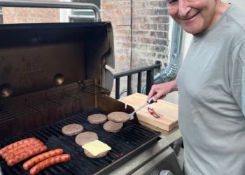 Father’s Day Fiasco: Chuck Schumer’s Raw Cheeseburger Photo Sparks Controversy