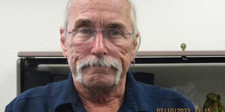 Manhunt Underway For Man Threatening to Shoot Trump at Arizona Border Visit Today