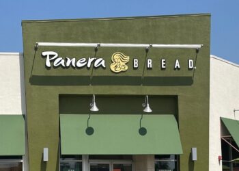 Crazy Customer Causes Chaos, Takes A Pan To The Head From Panera Worker