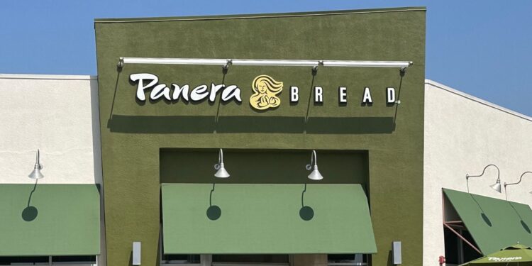 Crazy Customer Causes Chaos, Takes A Pan To The Head From Panera Worker