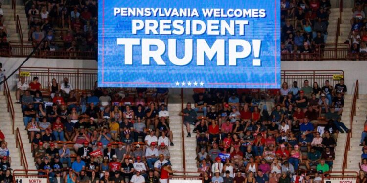 Trump Surprises Pennsylvania Mom of 3 at Local Grocery Store